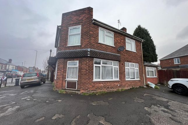 Thumbnail Shared accommodation to rent in High Street, Brockmoor, Brierley Hill