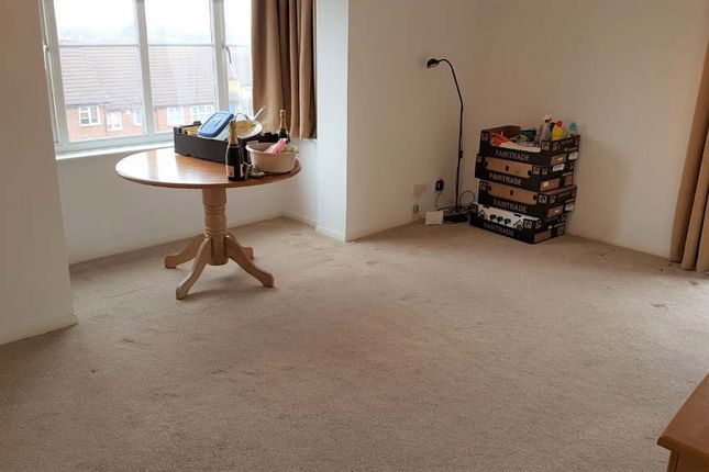 19 Corris Green, Snowdon Drive, London photo 2