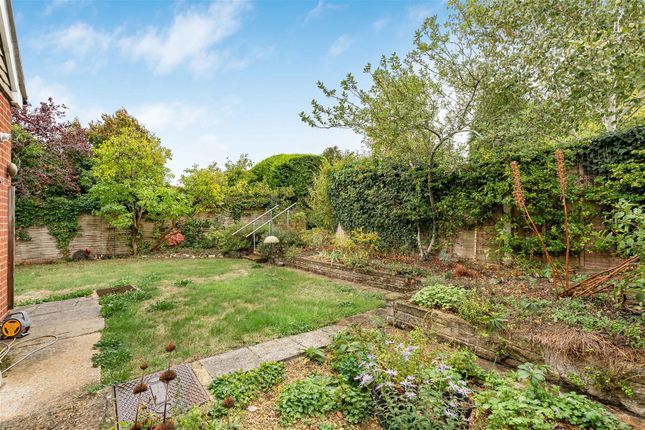 11, Gurney Drive, Reading photo 4