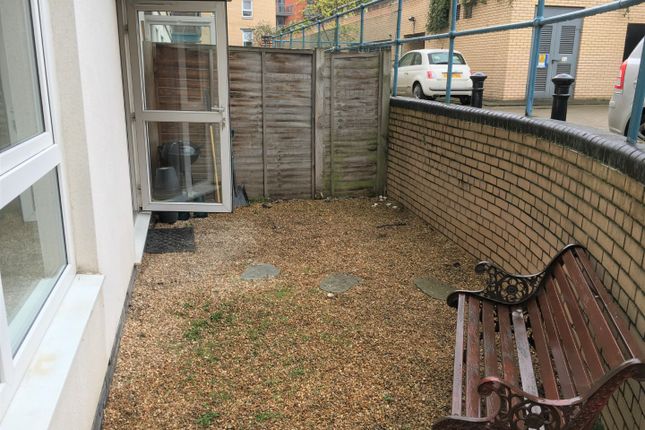 7 Windmill House, 146 Westferry Road, London E14 photo 2