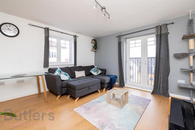38 Schoolgate Drive, Morden photo 2
