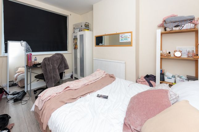 Terraced house to rent in Wakefield Road, Brighton