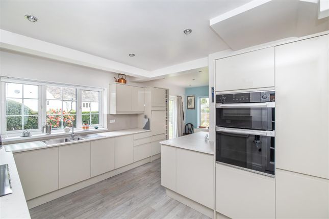 4, Woodland Park, Leeds photo 4