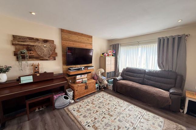 33, Heol Will George, Swansea photo 2