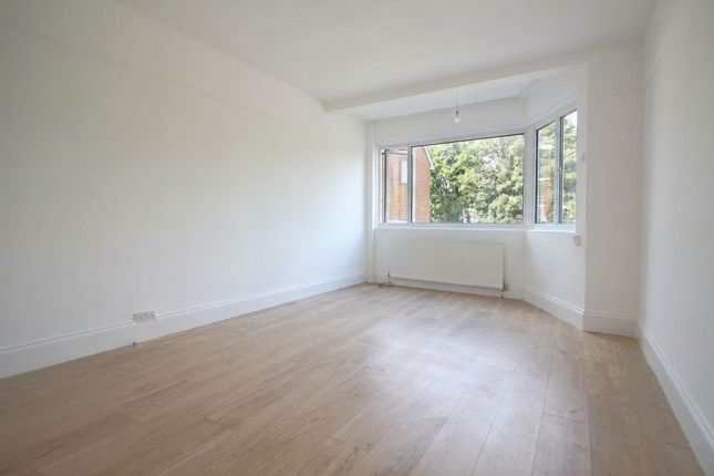 1 Teesdale Court London Road, Isleworth photo 2