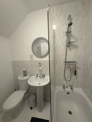 Ground Floor Flat, 5 St Nicholas Street, Bodmin photo 5