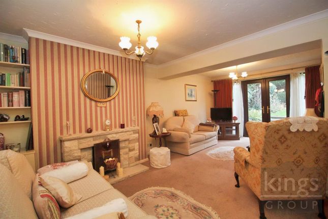 2, Headingley Close, Waltham Cros photo 2