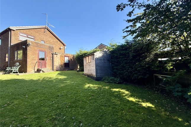 17, Elmwood Drive, Oldham photo 2