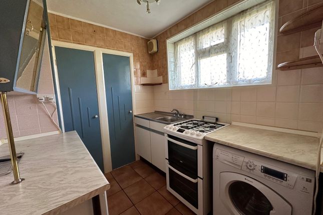 20 Pinkwell Lane, Hayes photo 5