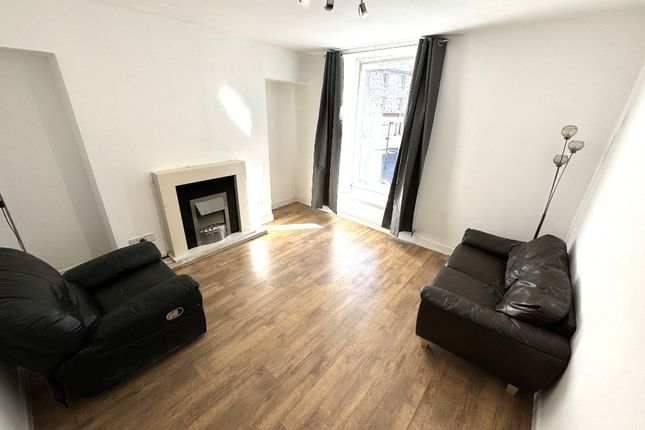Flat to rent in Menzies Road, Torry, Aberdeen