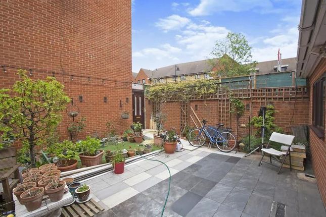 1, Apollo Place, Leytonstone photo 2