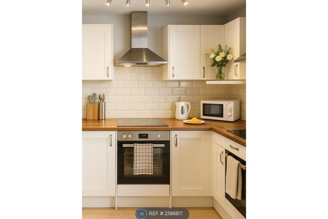 Main Street, Huthwaite, Sutton-In-Ashfield photo 4