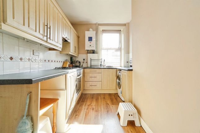 8, East View, Leeds photo 3