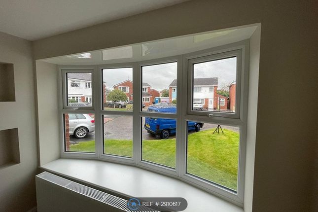 Stirling Close, Woolston, Warrington photo 4
