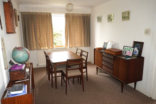10, Hillcrest, Swansea photo 3