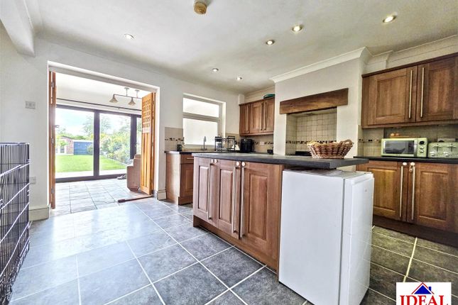 19, Skellow Road, Carcroft, Doncaster photo 2