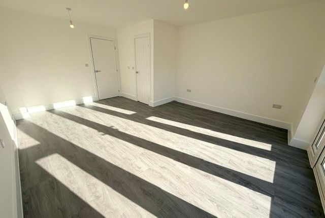 6, Pratt Road, Downham Market photo 3