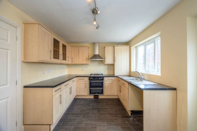 5, Meadowgates, Rotherham photo 4