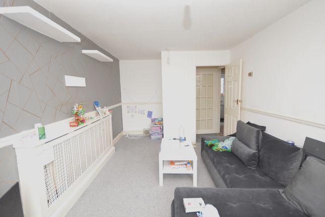 Thumbnail Flat for sale in Garvary Road, London