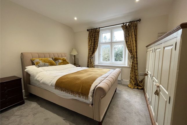 Flat for sale in High Street, Fairford, Gloucestershire