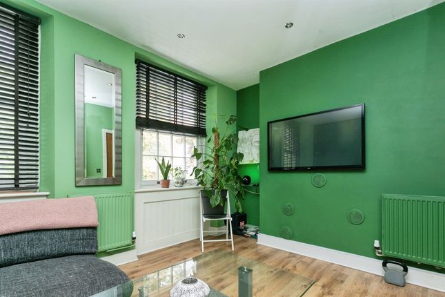 Flat 2, 18, West Street, Buckingham photo 3
