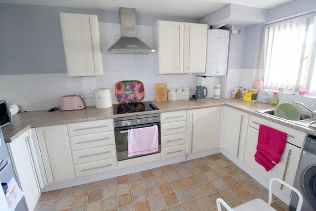 5, Jackson Close, Slough photo 3