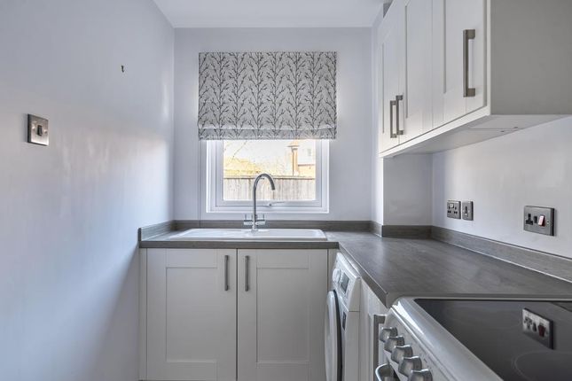 11 SNOWDON CLOSE, Snowdon Close, Thatcham photo 4