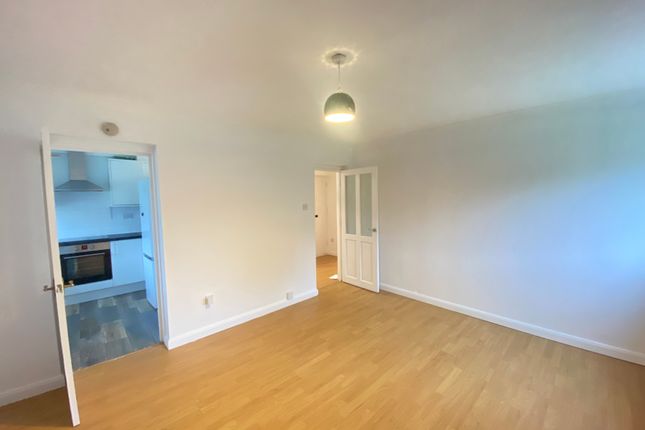 77, Cuffley Court, HEMEL HEMPSTEAD photo 5