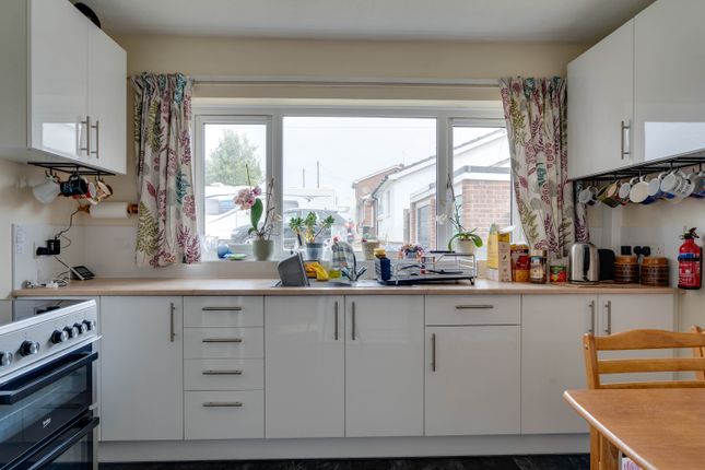 31, Windmill Rise, Sudbury photo 4
