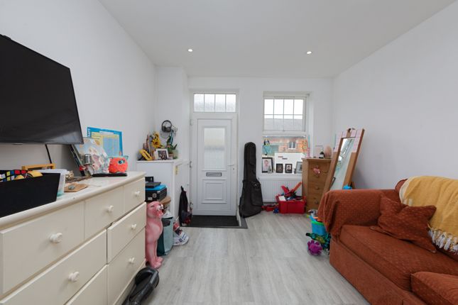 Flat 1 and Flat 2, Morgan Street, Scarborough photo 3
