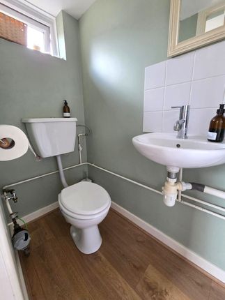 19, Elizabeth Way, Sandy photo 4