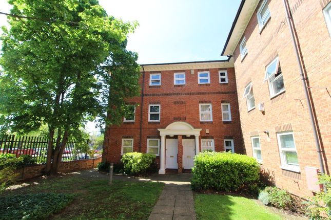 Thumbnail Maisonette to rent in Ashburnham Road, Bedford