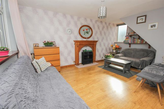 6, Grasmere Green, Wellingborough photo 3