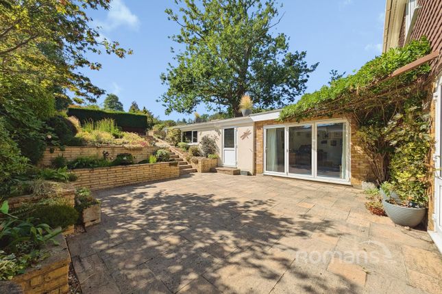 25, Copse Avenue, Surrey photo 4