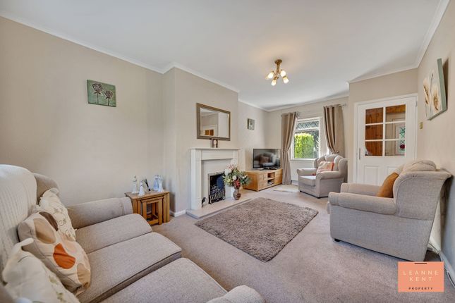 33 Newport Road, Caerphilly photo 2