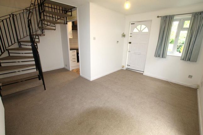 76, Manorfield, Singleton photo 3