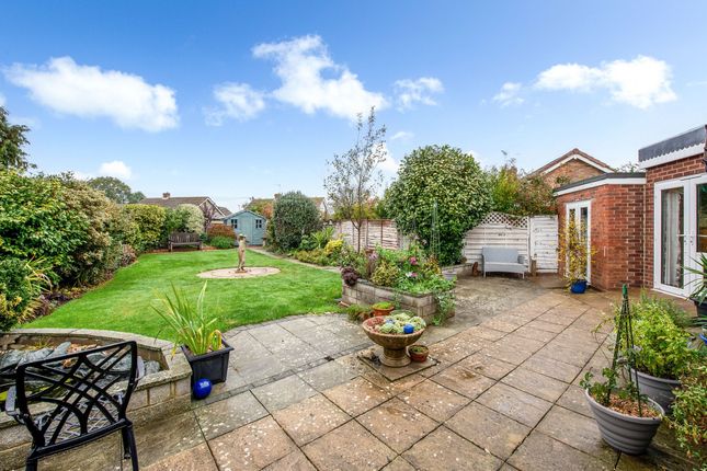 34 Churchill Avenue, Bognor Regis photo 3