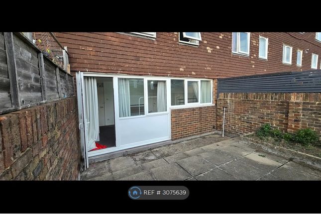 Flat  Chedworth House, West Green Road Seven Sisters West Green Road, London photo 3