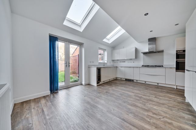 42, Walnut Close, Romsey photo 4