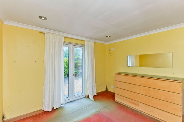 16, Woodside Crescent, Elie photo 3