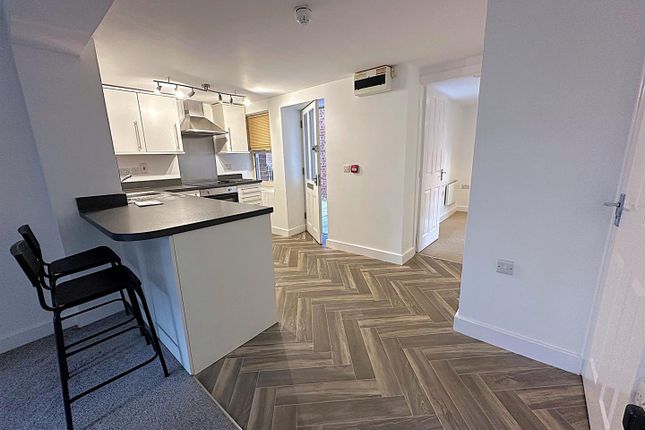 Flat 3, Tower Lodge, Stourbridge photo 4