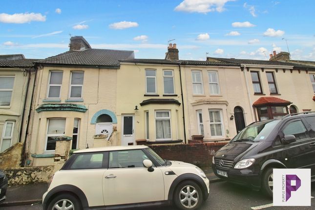 Terraced house to rent in Wellington Road, Gillingham