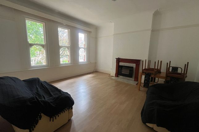 Flat 4, 104 Penylan Road, Cardiff photo 4