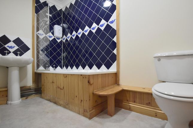 7, Barton Road, Newport photo 3