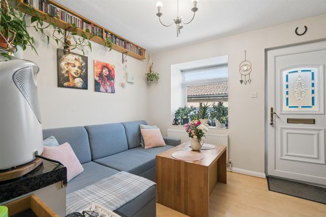 22, Willow View, London photo 4