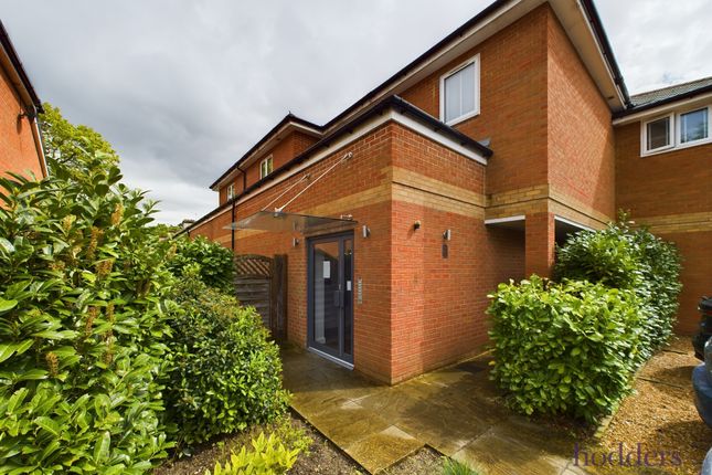 Thumbnail Flat for sale in Church Road, Addlestone, Surrey