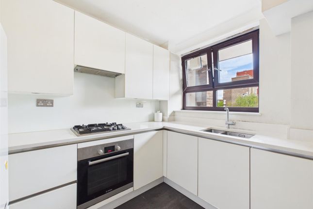 Flat 13, Custance House, Provost Estate, London photo 3