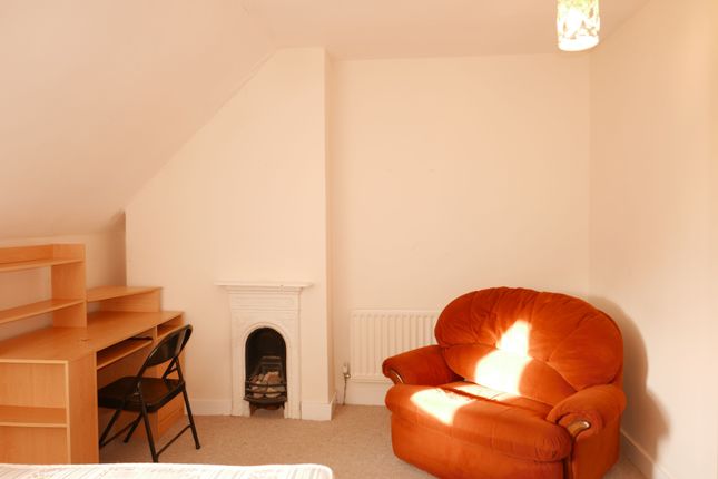 Room to rent in Norfolk Road, Reading