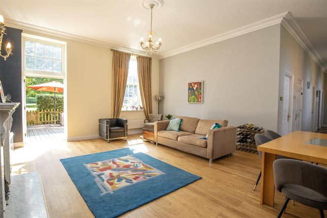 Flat 5, Lords Wood House, 18 Cayton Road, Coulsdon photo 2