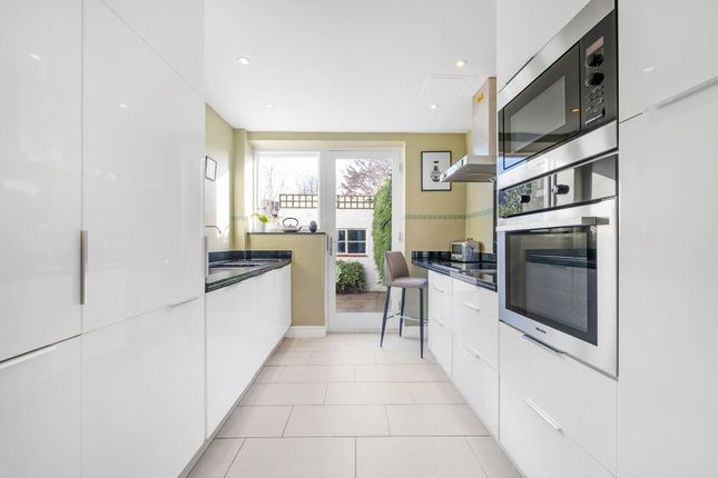 Property for sale in Clapham Court Terrace, Kings Avenue, London